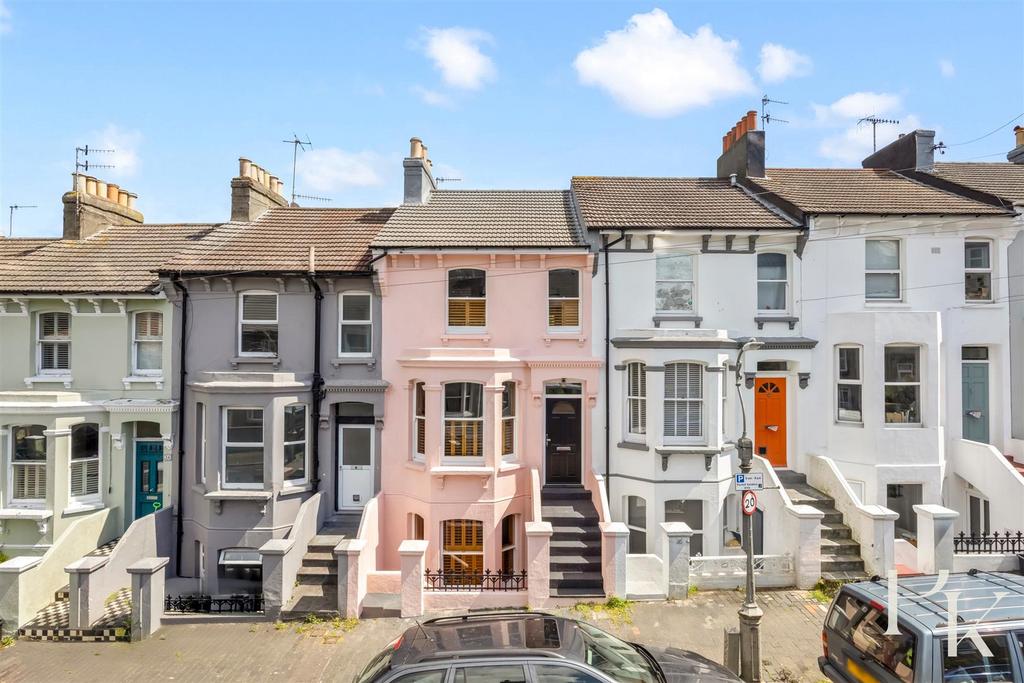 3 bedroom house for sale in Brighton
