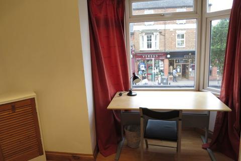 2 bedroom flat to rent, Cowley Road