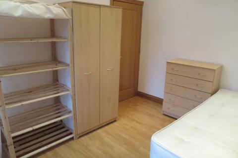 2 bedroom flat to rent, Cowley Road