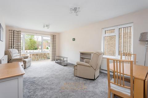 1 bedroom flat for sale, Grovelands, Horley RH6