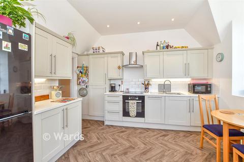2 bedroom flat for sale, Victoria House, Tonbridge TN9
