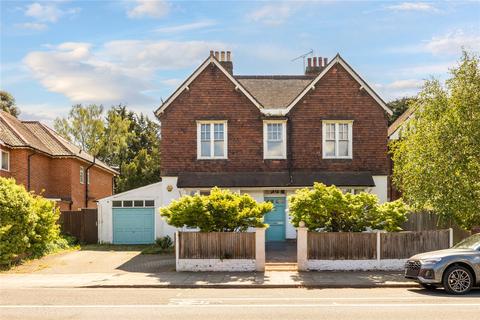 Upper Richmond Road West, East Sheen, London, TW10