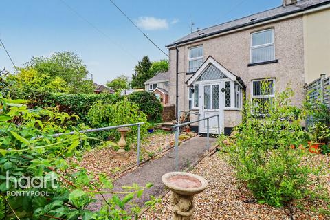 2 bedroom end of terrace house for sale, Viaduct Road, Pontypool
