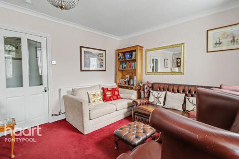 2 bedroom end of terrace house for sale, Viaduct Road, Pontypool