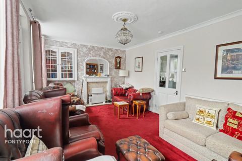 2 bedroom end of terrace house for sale, Viaduct Road, Pontypool