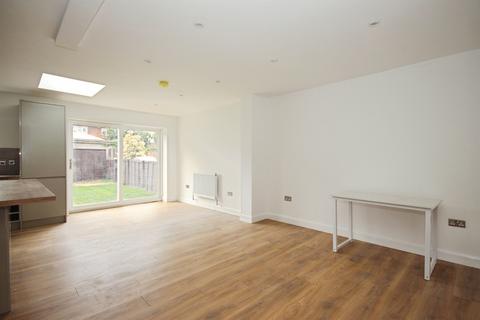 3 bedroom semi-detached house for sale, Grosvenor Road, Leamington Spa