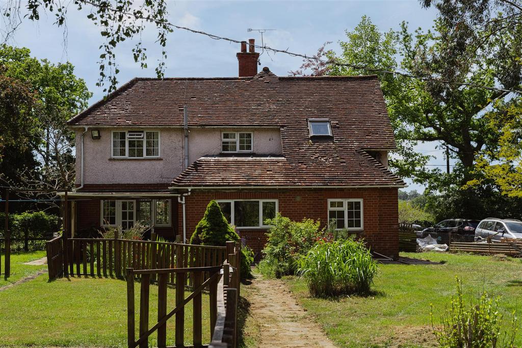 7 bedroom detached house for sale in Redhill