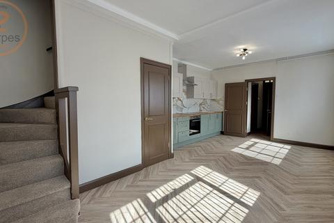 2 bedroom flat to rent, Hartington Court, Lansdowne Way, London, SW8