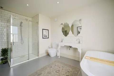 5 bedroom semi-detached house for sale - View 3