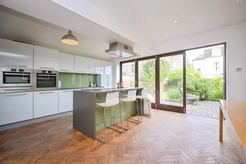 5 bedroom semi-detached house for sale - View 4