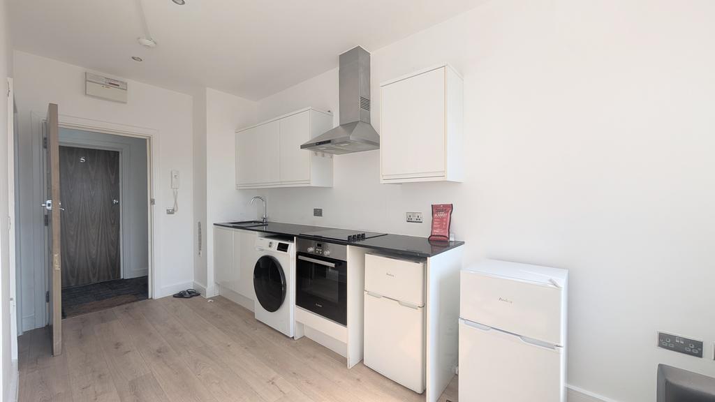 Apartment in Harrow - View 3