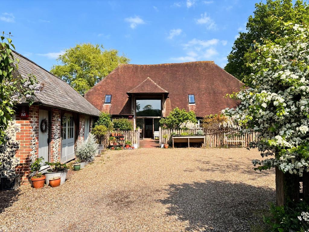 5 bedroom detached house for sale in Ashford