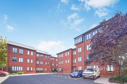 Studio to rent, Romford Road, E15