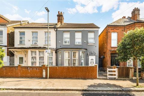 Yew Grove, London NW2