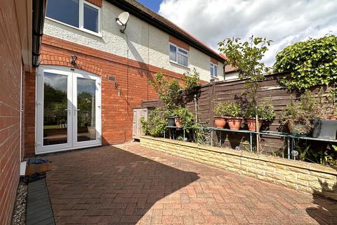 3 bedroom semi-detached house for sale, Bowbridge Road, Newark