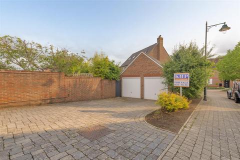 5 bedroom detached house for sale, Francis Lane, Kings Hill, ME19 4GX