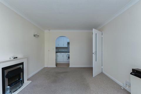 1 bedroom ground floor flat for sale, Ringwood Road, Ferndown