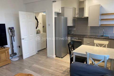 1 bedroom flat for sale, Horn Lane, Acton Main Line