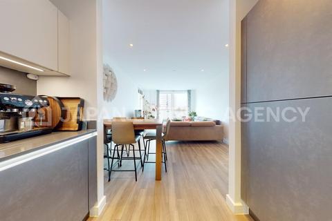 2 bedroom flat for sale, Habington House, Avenue Road Acton