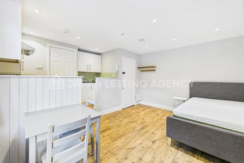 Studio to rent, Gunnersbury Avenue (North Circular Road), London