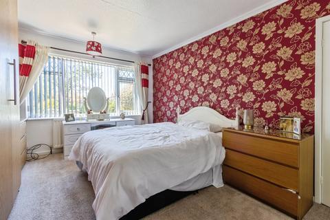 2 bedroom semi-detached bungalow for sale, Templegate Drive, Leeds