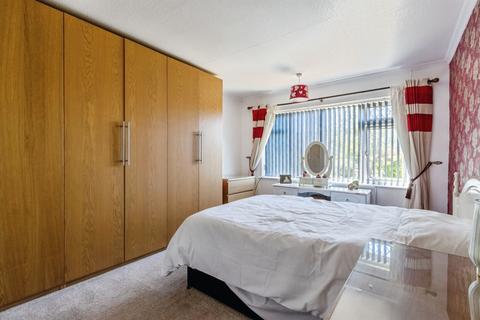 2 bedroom semi-detached bungalow for sale, Templegate Drive, Leeds
