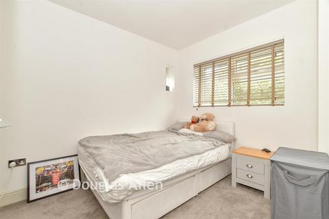 2 bedroom flat for sale, Pollard Close, Chigwell, Essex