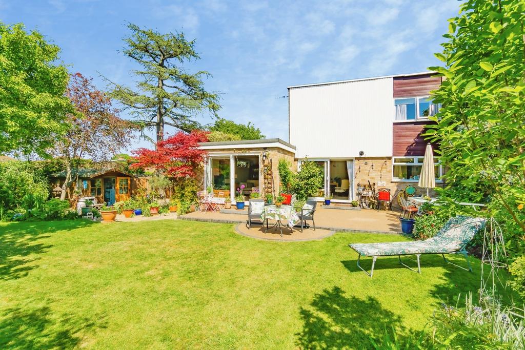 House exterior, garden