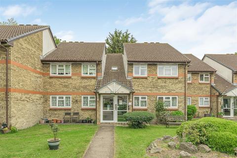 2 bedroom retirement property for sale, Riverside Court, North Chingford