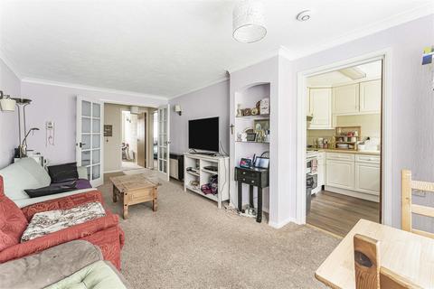 2 bedroom retirement property for sale, Riverside Court, North Chingford