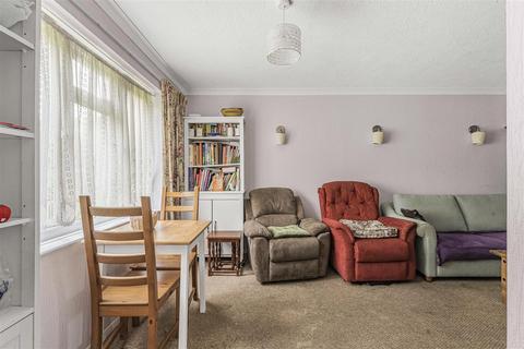 2 bedroom retirement property for sale, Riverside Court, North Chingford