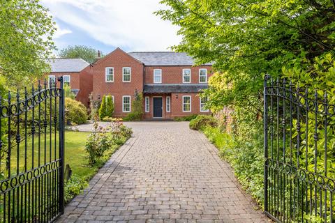 5 bedroom detached house for sale, Pinfold Lane, Mirfield WF14