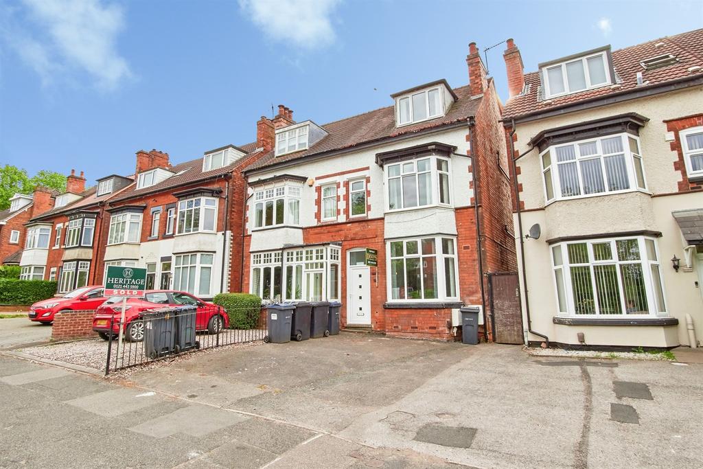5 bedroom end of terrace house for sale