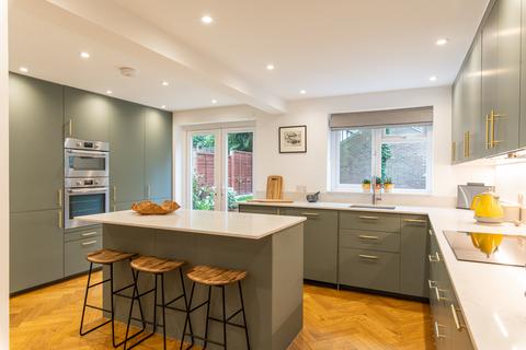4 bedroom end of terrace house for sale, Sydenham Avenue, London SE26