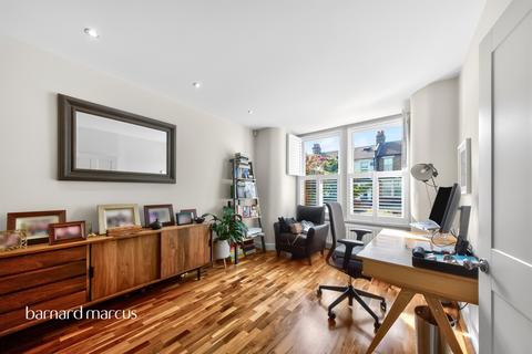 3 bedroom terraced house for sale, Stanley Road, London
