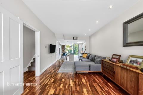 3 bedroom terraced house for sale, Stanley Road, London