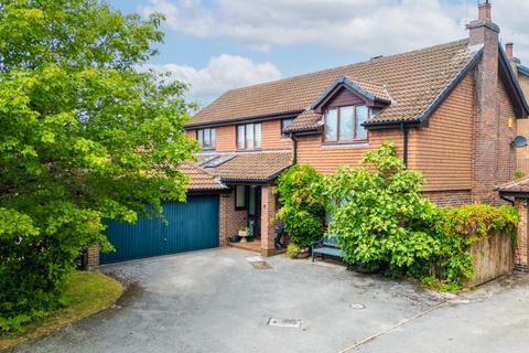 4 bedroom detached house for sale, Ashgrove Court, Oakwood