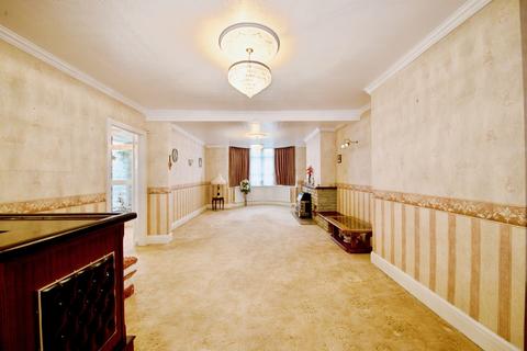 3 bedroom end of terrace house for sale, Woodbridge Road, Barking