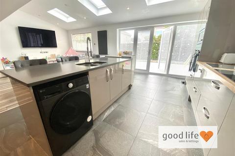 3 bedroom detached house for sale, Cricklewood Drive, Houghton Le Spring DH4