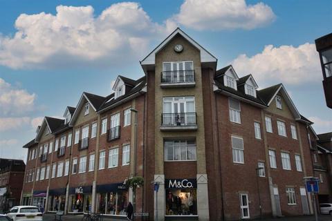 1 bedroom flat for sale, Lumley Road, Horley, Surrey, RH6 7LB