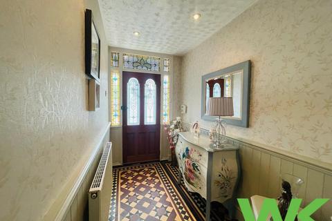 4 bedroom semi-detached house for sale, Vicarage Road, West Bromwich, B71