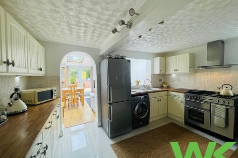 4 bedroom semi-detached house for sale, Vicarage Road, West Bromwich, B71