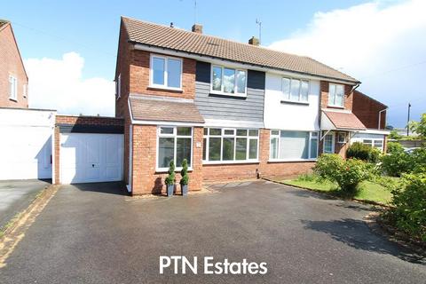 3 bedroom house to rent, Kendall Rise, Kingswinford