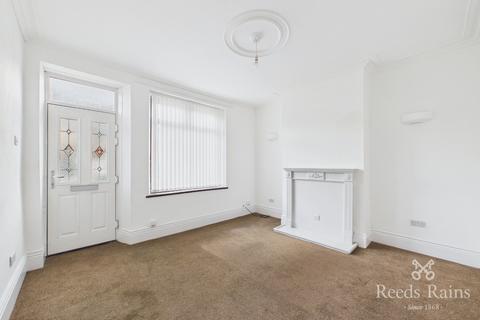 3 bedroom semi-detached house to rent, Garry Road, Sheffield S6