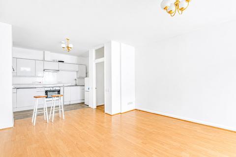 2 bedroom flat to rent, Friary Road, London