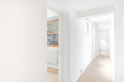 2 bedroom flat to rent, Friary Road, London