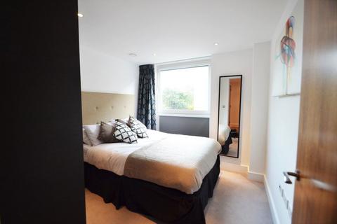 1 bedroom flat to rent, Interior Designed 1 bed, just off the Broadway