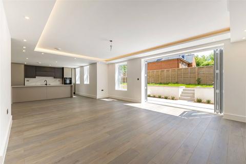 3 bedroom apartment for sale, Green Lane, Cobham, Surrey, KT11