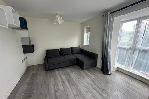 2 bedroom house to rent, Greenfinch Road, Coventry, CV4