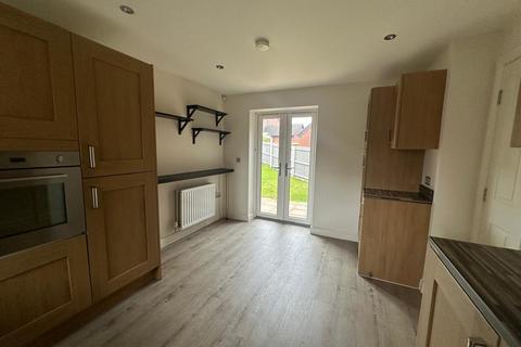 2 bedroom house to rent, Greenfinch Road, Coventry, CV4